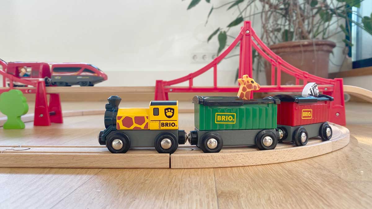 Die besten Holzeisenbahnen für Kinder Eisenbahnen aus Holz © Barbara Gaisböck / wunschkind-community.de