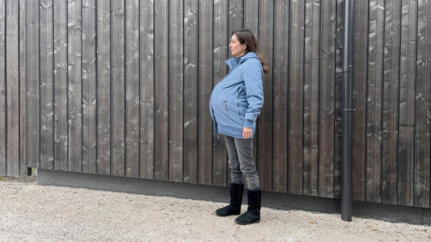 Die besten Umstandsjacken für die Schwangerschaft